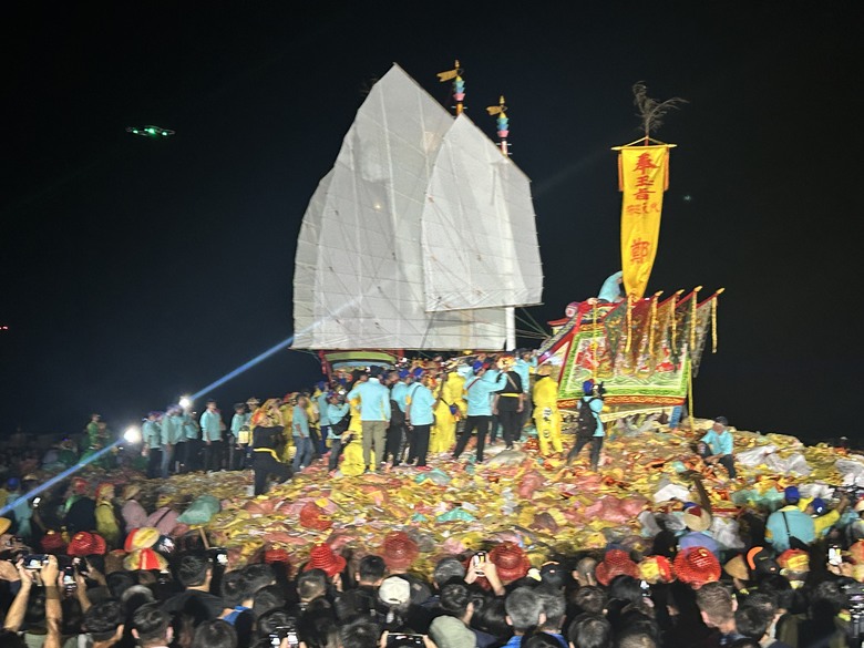 騎遊東港迎王祭典(順風相送)送王篇