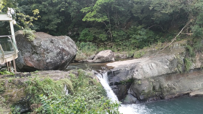 點我看大圖 【遊記】原來「烏來」是溫暖泉水的意思,小烏來風景特定區 - 大漠國渡