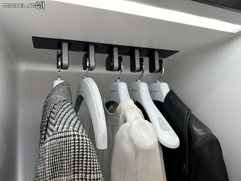 【現場體驗】LG Styler 蒸氣電子衣櫥第二代，內建高壓蒸氣掛燙機，AI護理衣物
