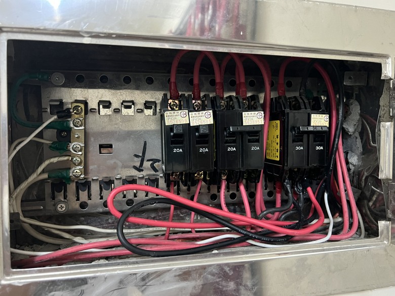 熱水器跳電及開關配線問題