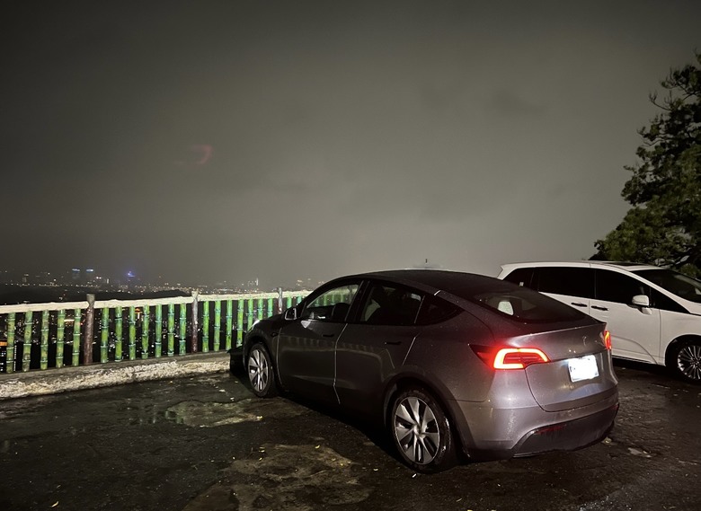 Tesla 夏夜漫遊 Model Y 後驅版