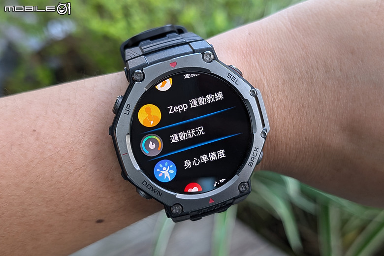 華米 Amazfit T-Rex 3 軍規運動手錶｜風格硬派，專為戶外探險而生！