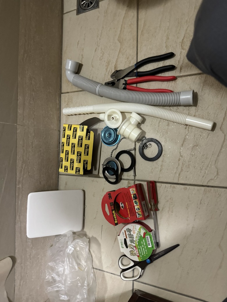 台灣水電工的日常-浴缸下水管置換