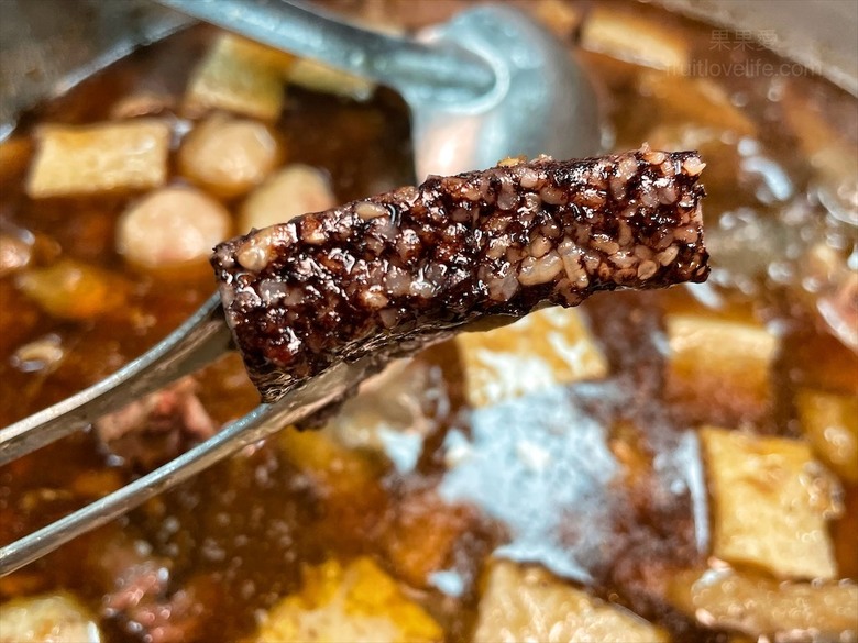 深受許多在地人喜愛的薑母鴨，鴨皮超Q軟，肉質軟嫩鮮甜，還有鹽烤吳郭魚、現撈泰國蝦