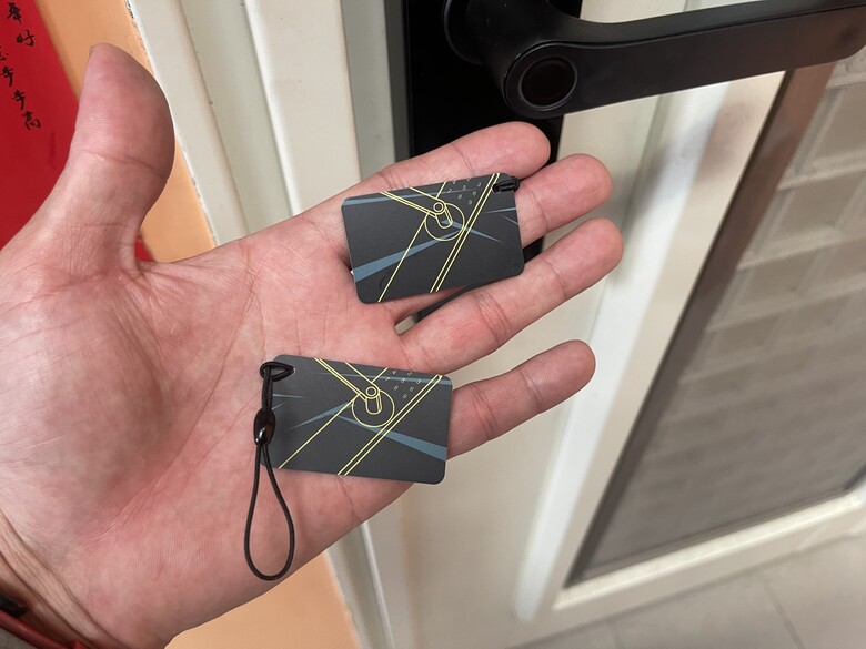 不用帶鑰匙出門就是爽，KeenLock電子門鎖安裝分享