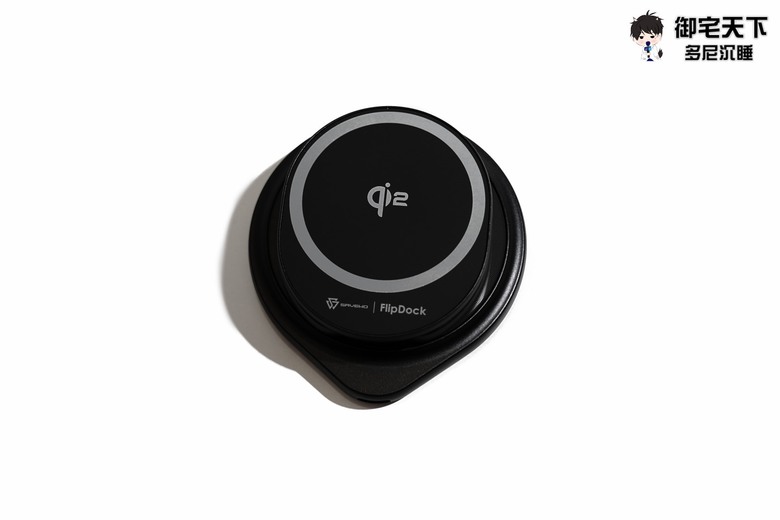 開箱｜【信星科技】SAVEWO 救世 FlipDock Qi2 三合一磁吸摺疊旋轉無線充電座（FD-W31Q2） - 支援 Qi2 充電、360 度自由旋轉，滿足你的各種角度需求！
