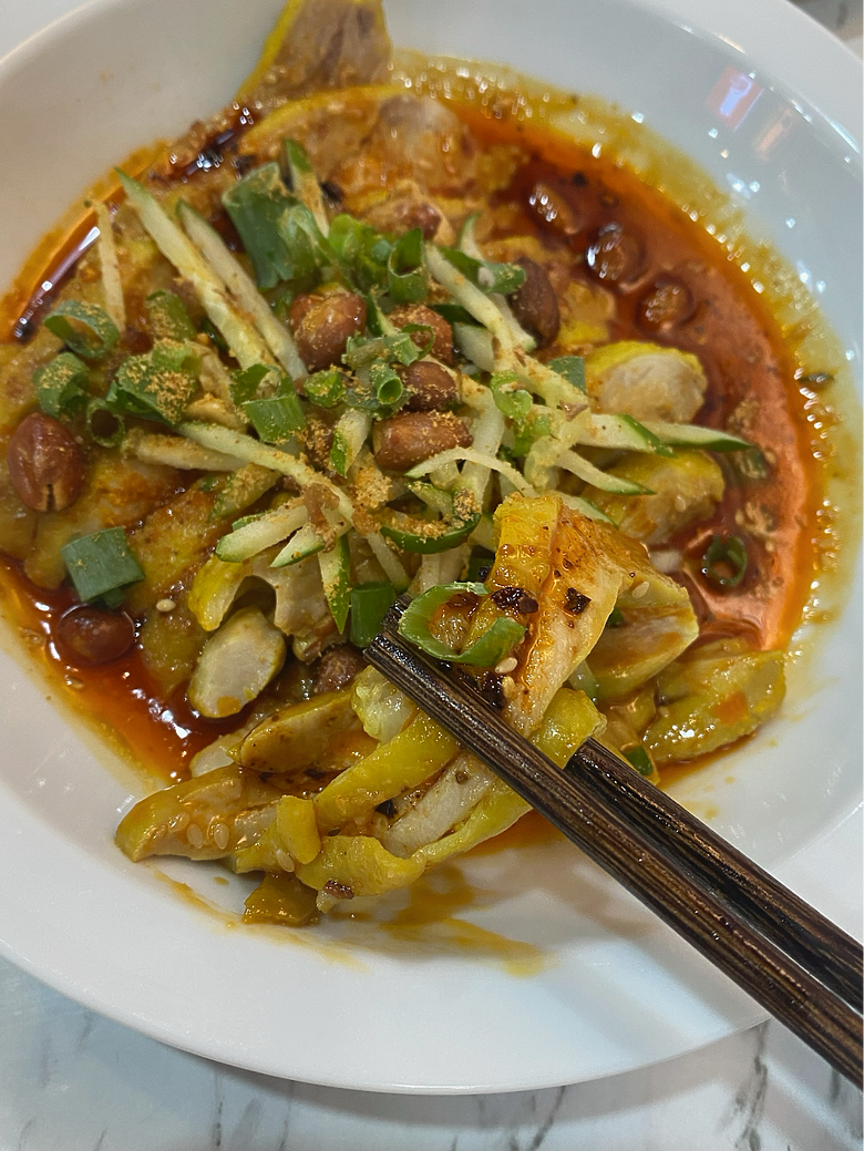 【板橋食記 】板橋超正宗的雲川料理，鷄小二烏雞米線，四川特色料理