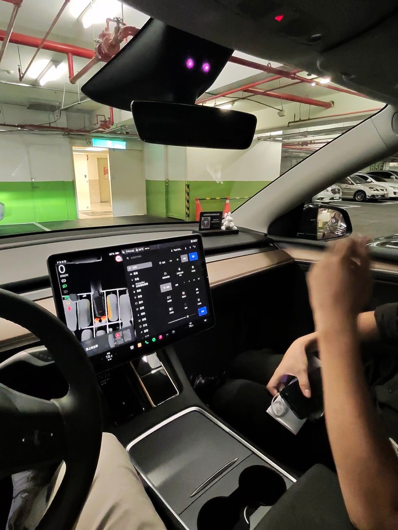 與Model Y 的首次親密接觸 - Tesla Summer Night Drive 夏夜漫遊試駕 - 桃園總圖夜遊 / 寧夏夜市逛吃 / Metsa車用床墊測試 / 超級充電站初體驗