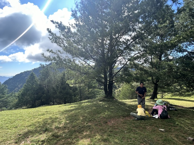 登麟趾山 朝聖台灣之巔玉山