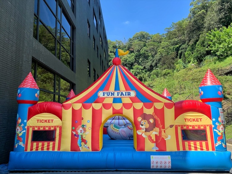 點我看大圖 七里香玫瑰森林花園,一年四季都有不同的風情,走走步道呼吸芬多精,春秋兩季有玫瑰花海可欣賞
