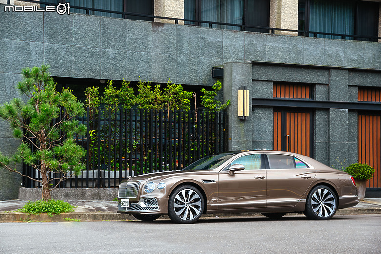 特別企劃|品牌旗艦房車的承先啟後,關於Bentley Flying Spur與Mulsanne的世代傳承!