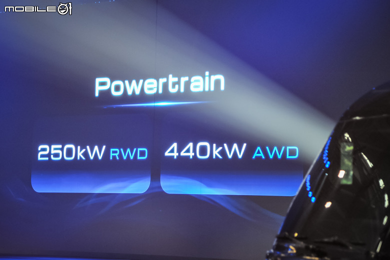 鴻華先進 Model D 首度現身|採用800V電力架構、商務MPV七座設定!