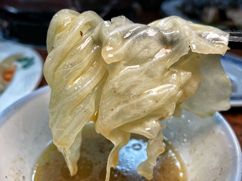 深受許多在地人喜愛的薑母鴨，鴨皮超Q軟，肉質軟嫩鮮甜，還有鹽烤吳郭魚、現撈泰國蝦
