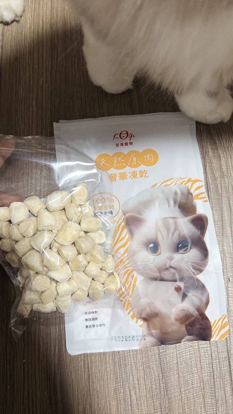 貓咪原型零食分享～肉片＆凍乾
