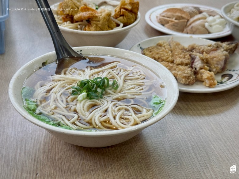 高雄鹽埕｜黑乾溫州餛飩大王＿鹽埕早市內經典老店／好不好吃試一次就知道