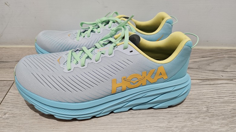 一雙"好腳" - HOKA RINCON 3 Wide慢跑鞋 - 迷幻藍/黛藍 - 開箱分享