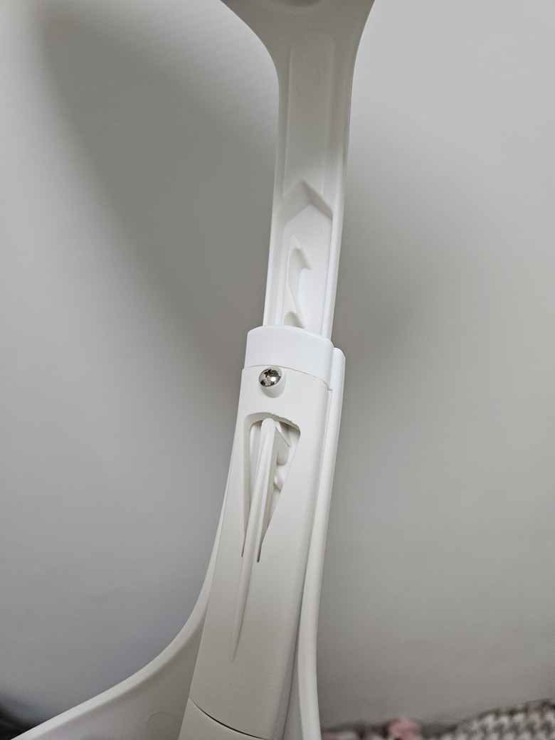 人體工學椅對比 - Okamura Contessa II and Herman Miller Embody