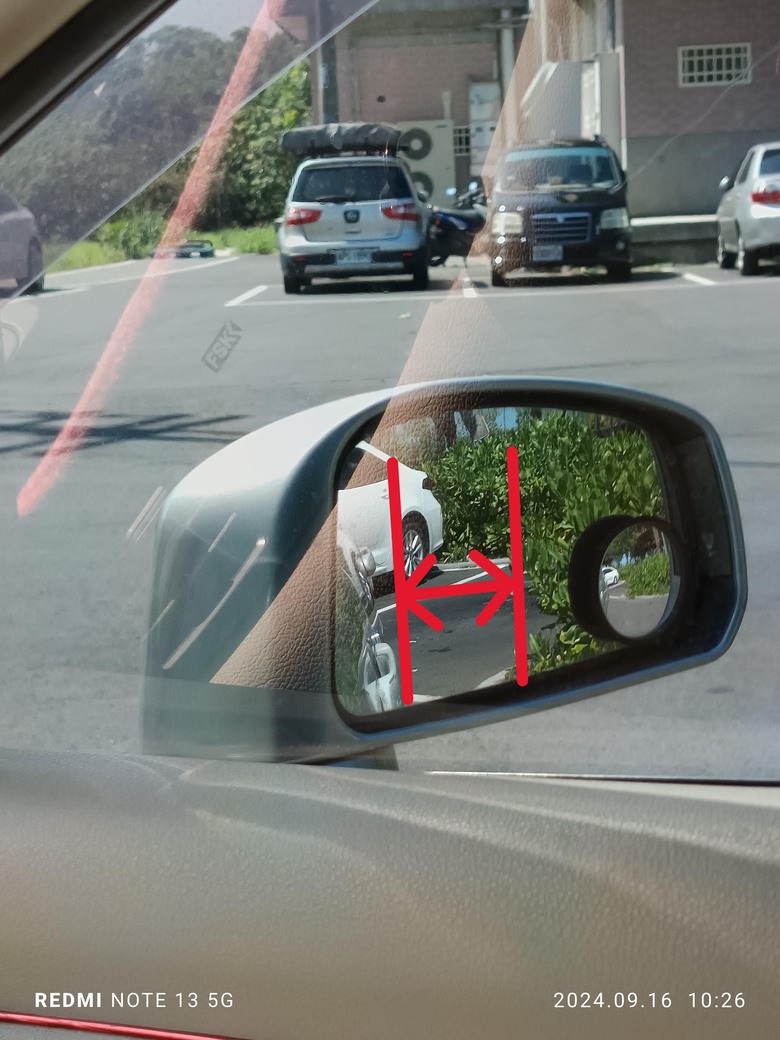 新手駕駛倒車入庫的方法
