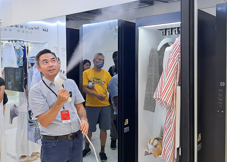 LG Styler 第二代蒸氣電子衣櫥 隨時都能時穿得體體面面