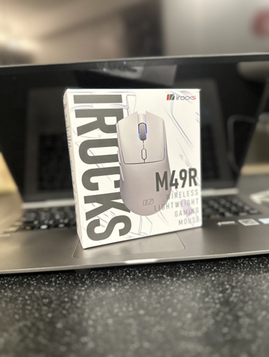 換了一顆比雷蛇好的滑鼠irocks-M49R