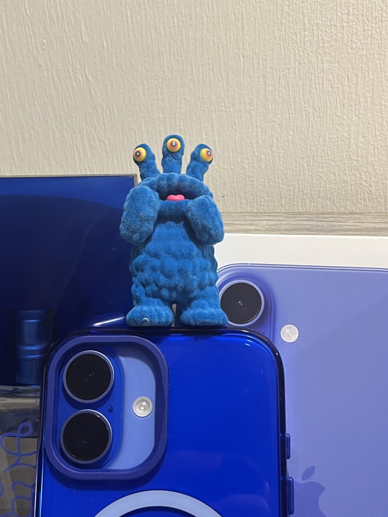 藍色控的福音:開箱iPhone16湛海藍&犀牛盾jellytint!