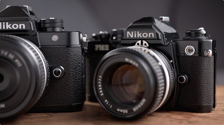 Nikon Zf 開箱 + 拍照、N-Log 錄影實測！把 Z9、Z8 旗艦功能塞進 FM2 的經典外型，一台能夠體驗百年光學魅力，連 Leica、Sony 鏡頭也能轉接的「有靈魂的相機」