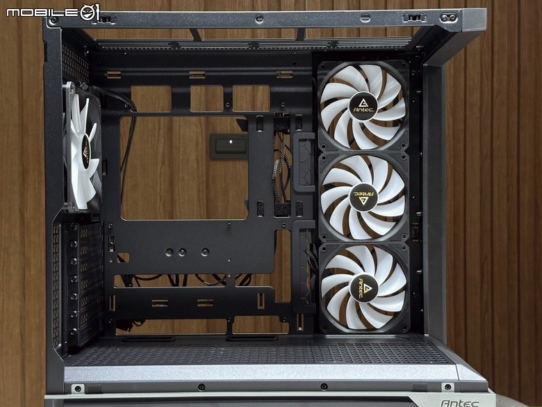 無光黑色信仰貓頭鷹 ft. Antec C7 ARGB