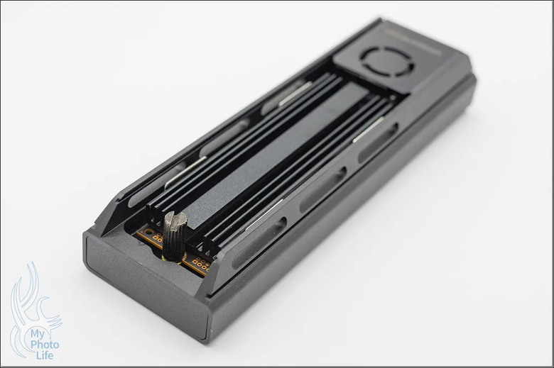 GRAUGEAR G-M205-20G-F USB 3.2 Gen2x2 20Gbps M.2外接盒 硬碟外接座．開箱測試