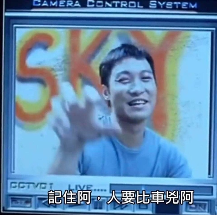 (台北市)啥~~"靠腰"姊，這是單行道?!還是雙向。人要比車兇!!