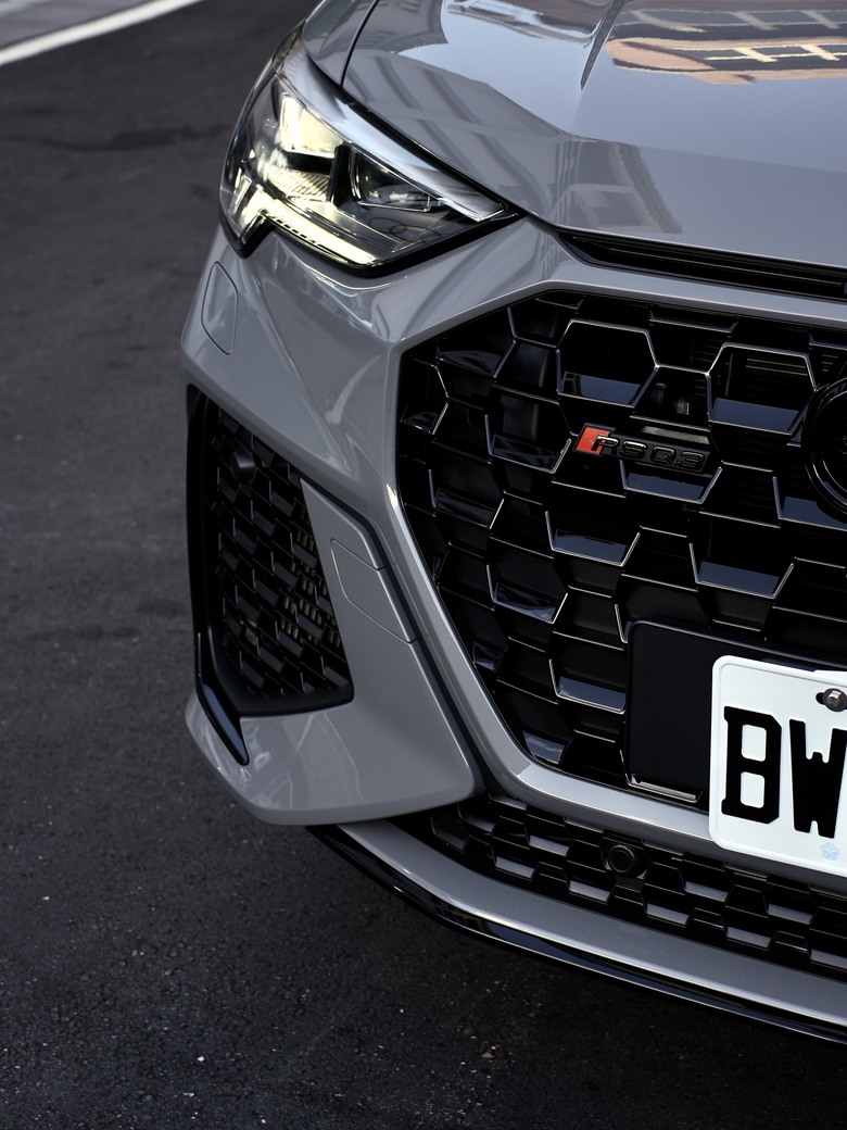 Audi RS Q3 Sportback｜磐石灰 Nardo Gray T3｜交車照片分享