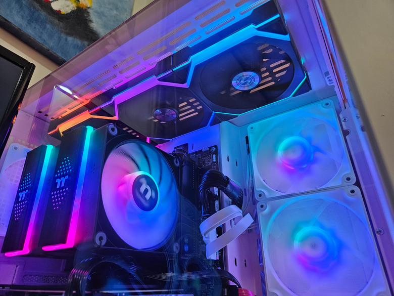 【開箱】雙塔奇城!TT曜越 ASTRIA 600 ARGB主板連動版CPU散熱器(主機板風扇)