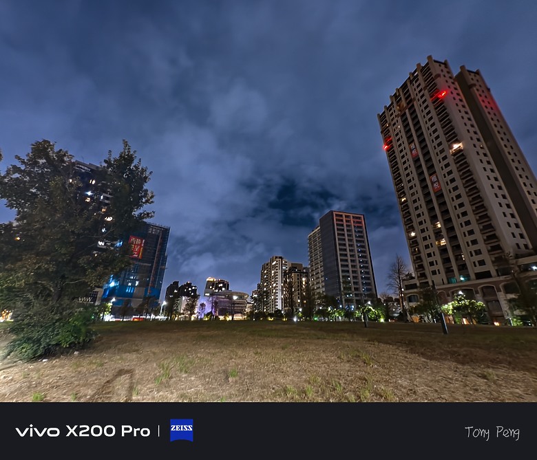 點我看大圖 Vivo X200 pro 簡單開箱