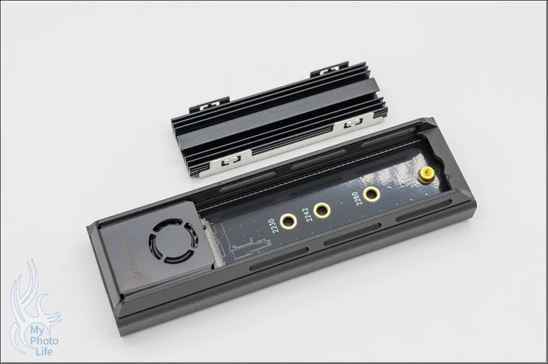 GRAUGEAR G-M205-20G-F USB 3.2 Gen2x2 20Gbps M.2外接盒 硬碟外接座．開箱測試