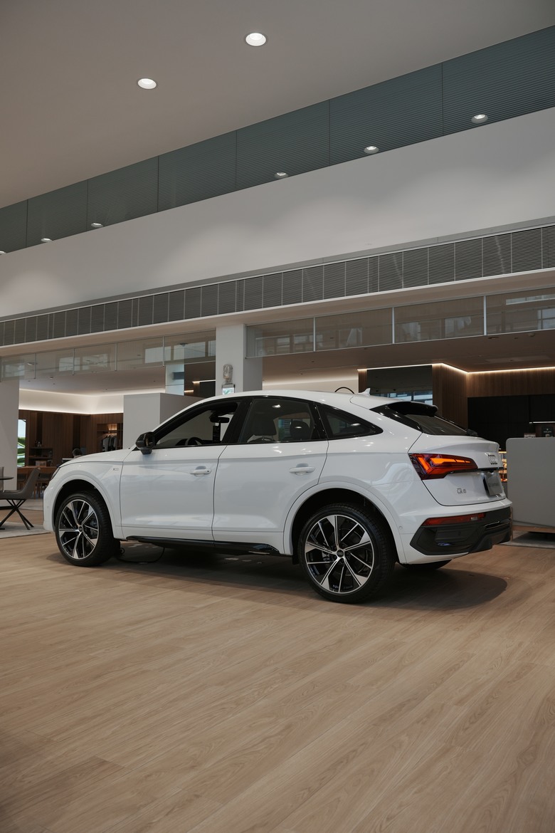 Q5 Sportback 40 TFSI quattro S line Black Edition｜金屬冰川白 Glacier White｜實車照片分享