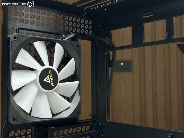 無光黑色信仰貓頭鷹 ft. Antec C7 ARGB