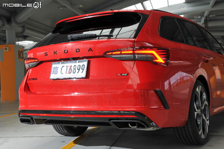 Skoda Octavia Combi RS 小改款試駕|有內涵又帥氣!