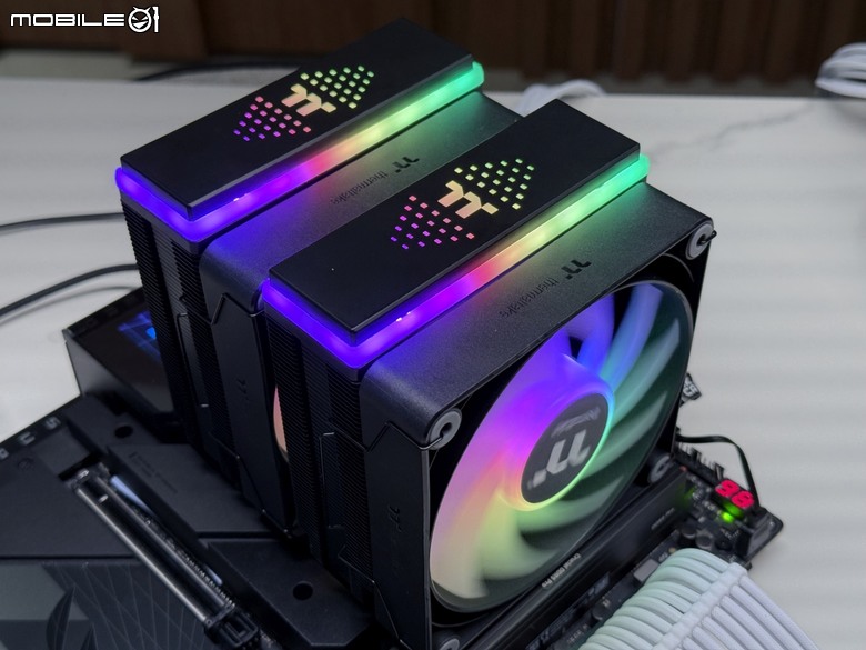 星辰繽紛燈效！雙塔散熱器 TT ASTRIA 600 ARGB