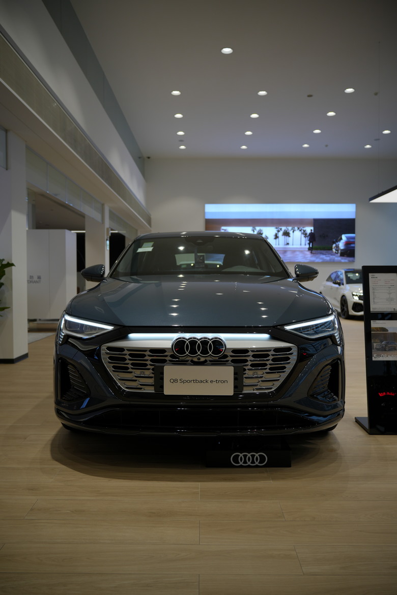 Audi Q8 Sportback e-tron 50 quattro S line｜金屬電漿藍 Plasma Blue 3D｜實車照片分享