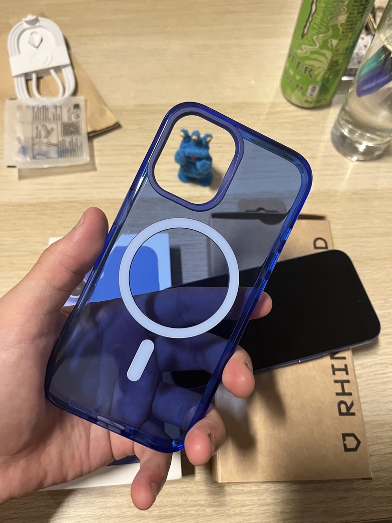 藍色控的福音:開箱iPhone16湛海藍&犀牛盾jellytint!