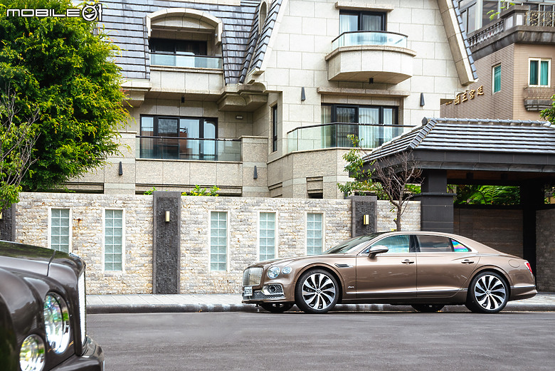 特別企劃|品牌旗艦房車的承先啟後,關於Bentley Flying Spur與Mulsanne的世代傳承!