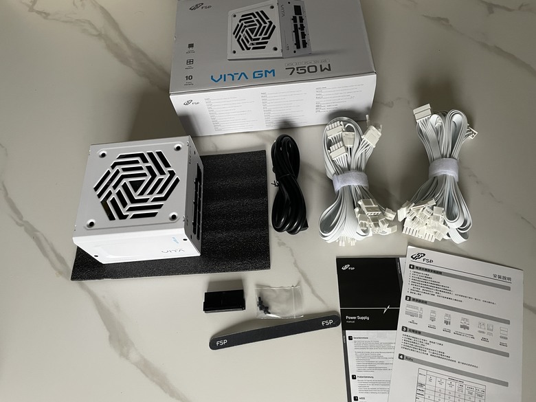 ATX 3.1/PCIe5.1新規範更安全兼容性更好的新電源 全漢 FSP VITA GM 750W 白色版開箱
