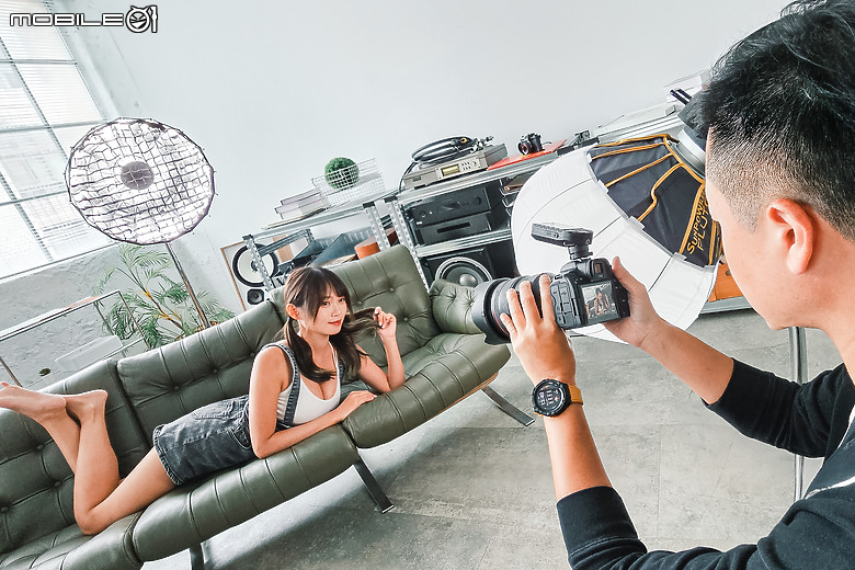 Neewer Q4 400W 外拍閃光燈實戰|機動便攜更有充沛電力、攝錄打光一盞搞定!
