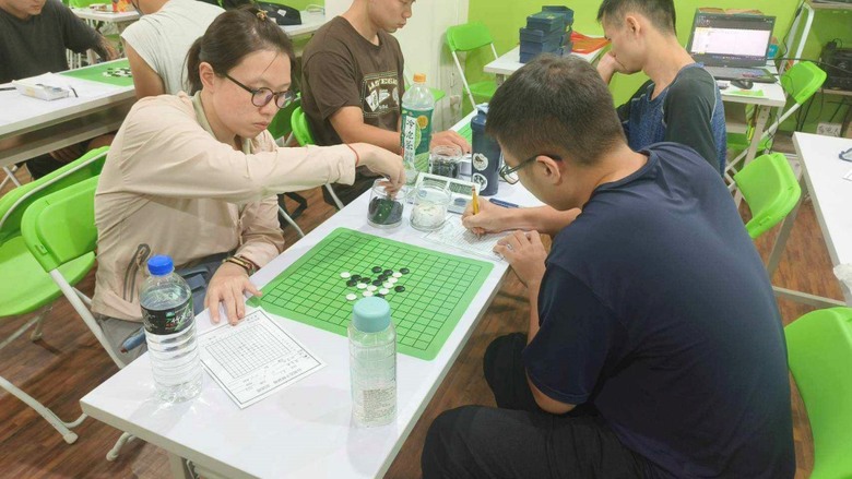 直擊柑棧盃︰五子棋高手們的致勝佈局全揭秘!