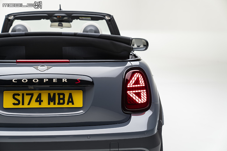 【海外新訊】MINI Cooper Convertible正式亮相,18秒開篷、全新內裝佈局!