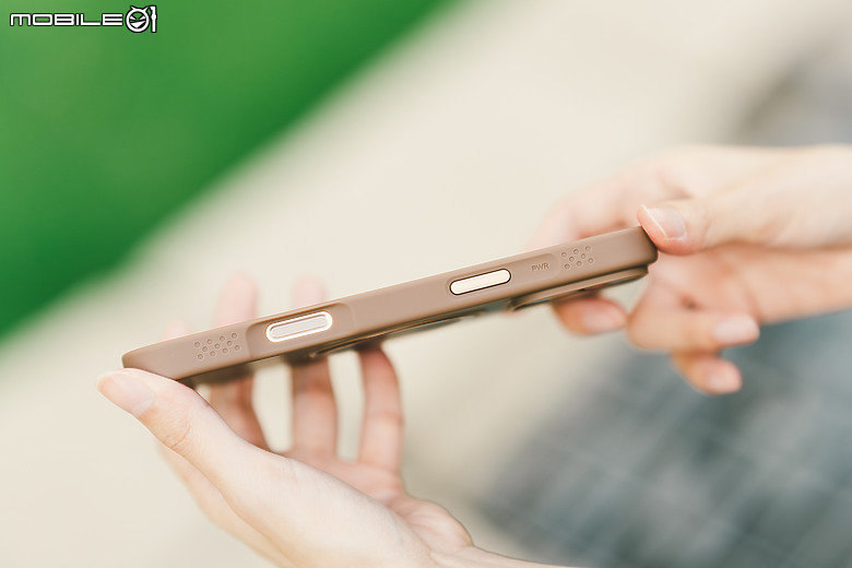 iPhone 16手機殼開箱 – MOMAX MagSafe 支架手機殼、手機編織掛繩開箱實測