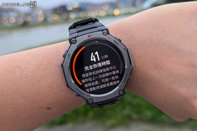 華米 Amazfit T-Rex 3 軍規運動手錶｜風格硬派，專為戶外探險而生！