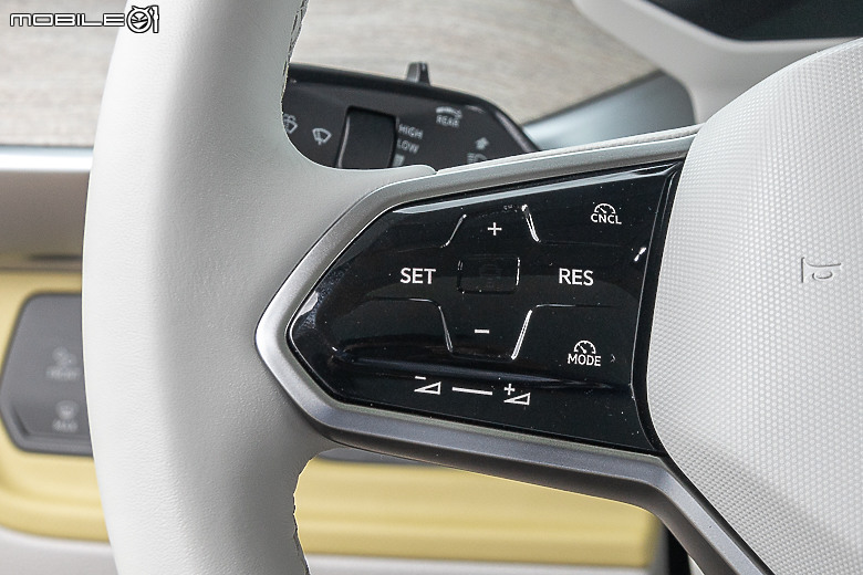 Volkswagen ID.Buzz 德國試駕｜滿滿創意、處處討喜的純電七人小巴！