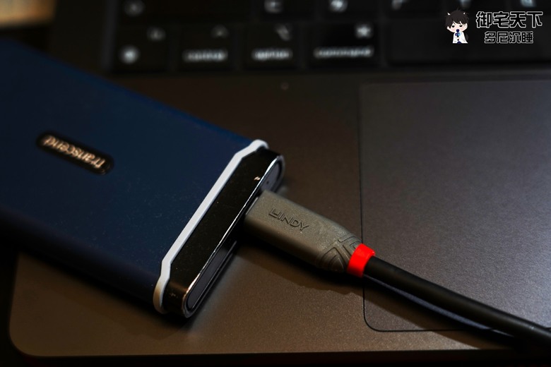 開箱｜【LINDY 林帝】ANTHRA 系列 USB4 Gen3x2 傳輸線（36956、36957、36958） - 三種長度全都看，體驗 40Gbps / 8K@60Hz / 240W 高效傳輸！