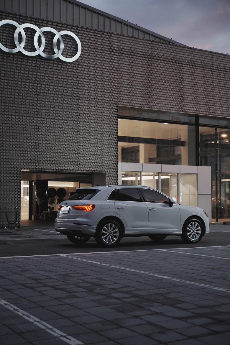 Audi Q3 35 TFSI advanced｜金屬冰川白 Glacier White 2Y｜交車照片分享