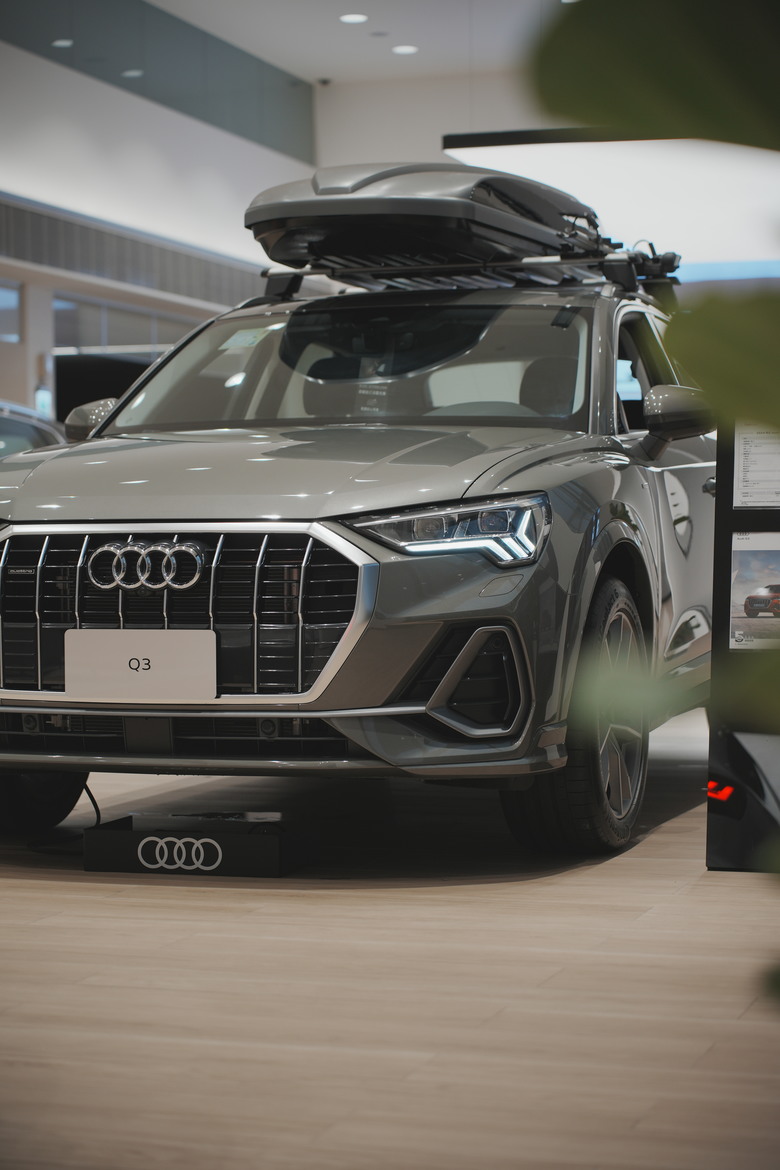 Audi Q3 40 TFSI quattro S line｜金屬克洛諾斯灰 Chronos Grey Z7｜實車照片分享